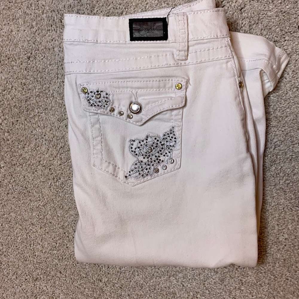 White jean capris